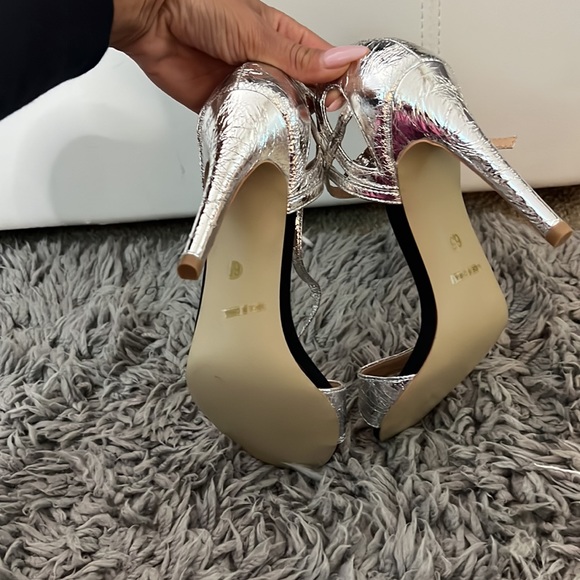New!!! Heels 3 1/2 inches - Picture 3 of 4